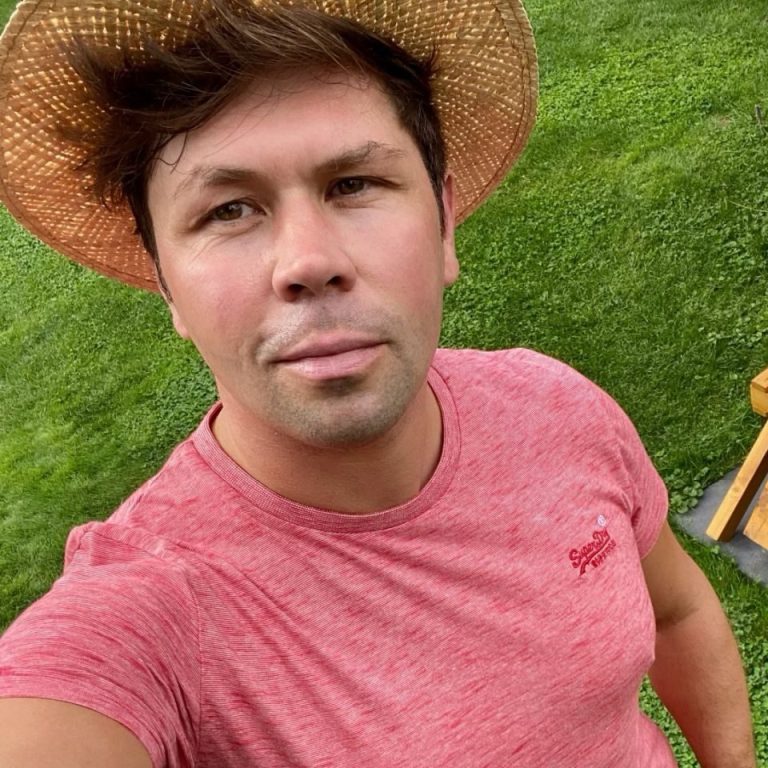 Manuel, Imker der Hobbyimkerei ManuKu Honey in Barnten